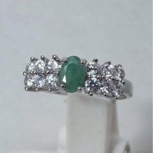 Stunning Women's Emerald Sterling Silver Birthstone Ring, Size 7